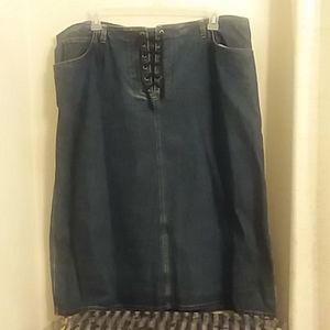 Gloria Vanderbilt jean skirt w/string (#69)